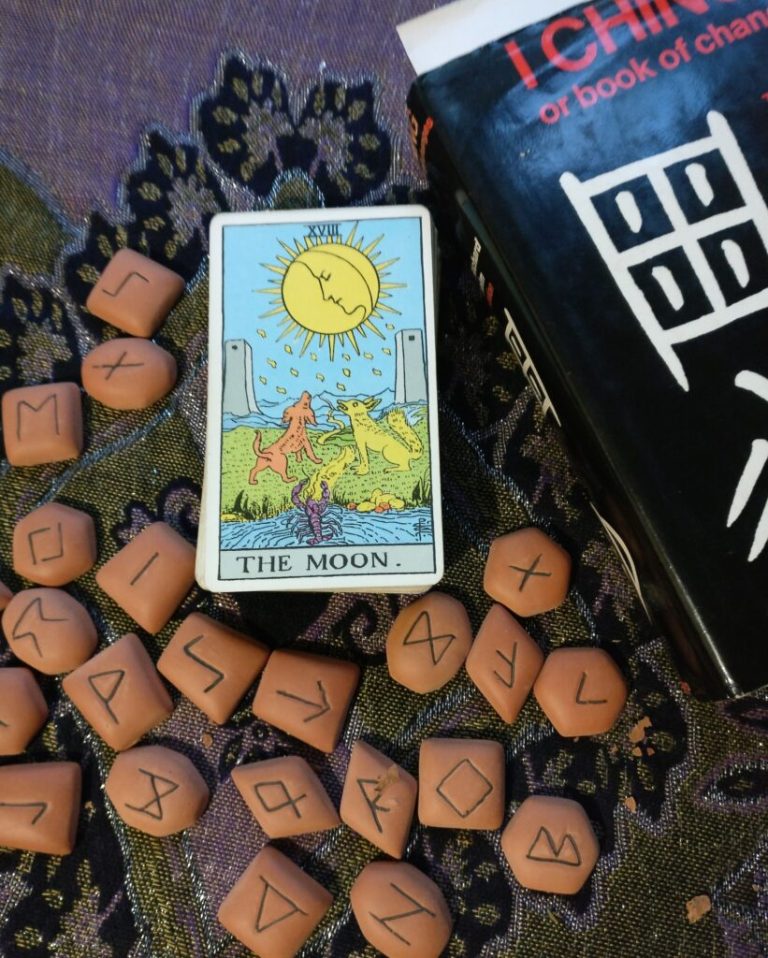 Magenta’s Musings: Tarot and Other Divinatory Systems