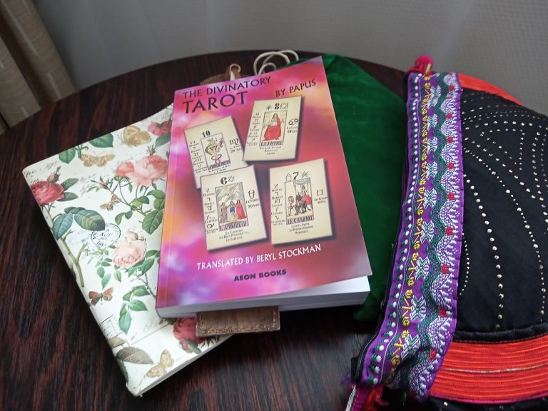 Book review:   The Divinatory Tarot by Papus, translation by Beryl Stockman